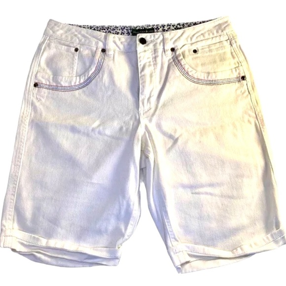 Mountain Lake Womens White Wash Denim Rainbow Trim Jean Shorts Size 10 Pockets - Picture 2 of 11